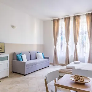 3* Hotel Legerova 33